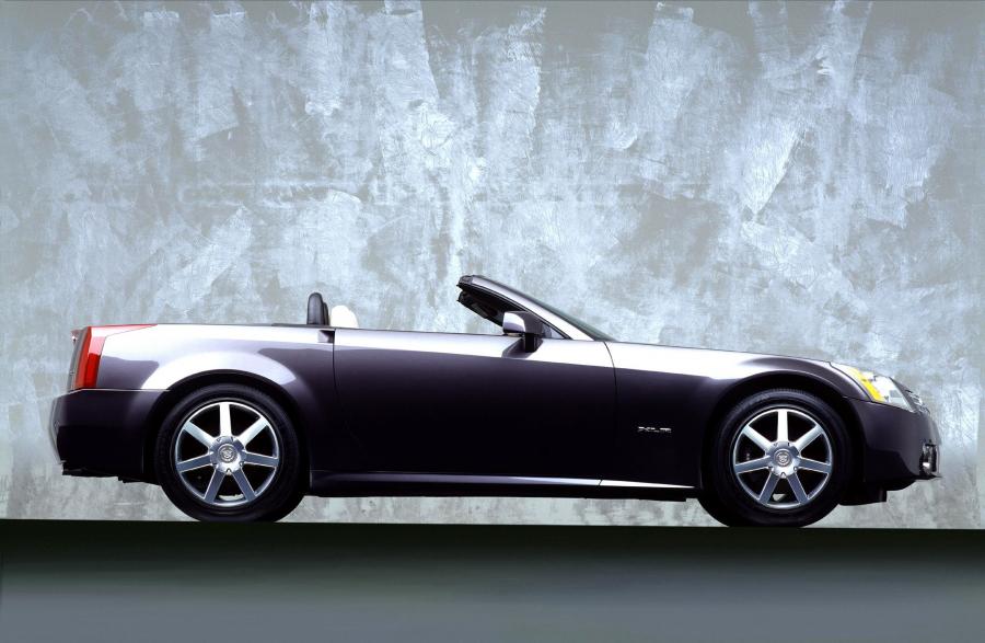  Cadillac XLR Roadster 2004 года  (фото 36 из 128)
